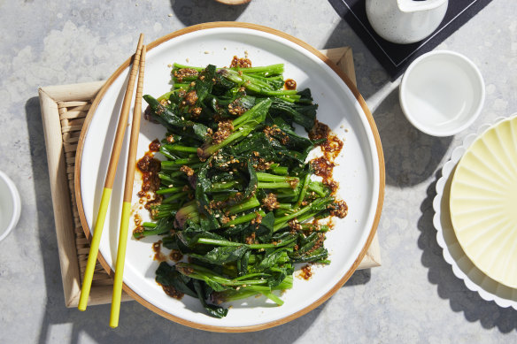 Spinach gomae is a tasty way to eat your greens.