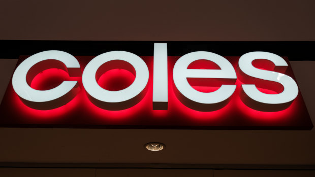 Coles blames suppliers for price rises as shoppers switch to Aldi
