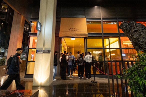 Sunnyside Sliced is located on the ground floor of an apartment building in Docklands, close to Marvel Stadium.