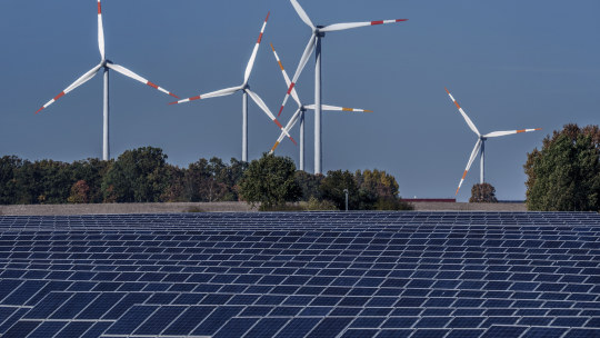 The Albanese government is launching a new scheme to reach its renewable energy goal, underwriting private companies to build new projects to boost energy supply.