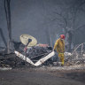 Death toll climbs with 1000 still missing in California fires