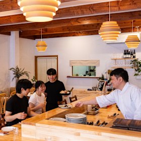 Chowon has a comfortable, Japandi interior aesthetic.