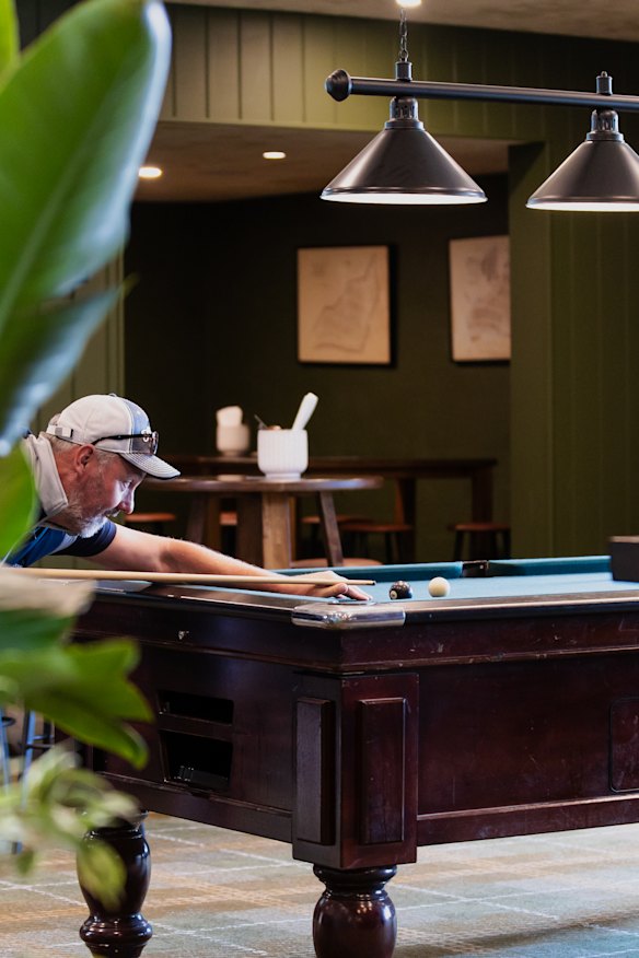 There’s also a pool table.