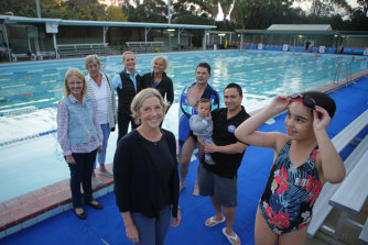 Olympic swimmer Michelle Ford and the pool's supporters at Carss Park.