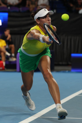 Ajla Tomljanovic plays a forehand in the Women’s singles match against Katie Boulter.