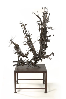 Robert Klippel, No. 247 Metal construction 1965-68, welded and brazed steel, found objects and
wood.