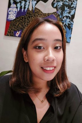 Anna Golez，运行其中一个大多数互联网有趣的角落：@nocontextroyco，又名无上下文继承。” loading=