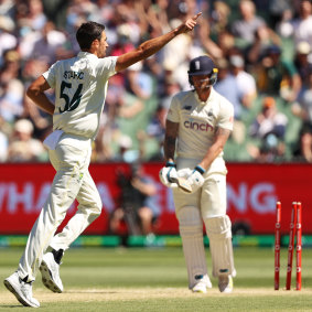 Mitch Starc lights the fuse, removing Ben Stokes.