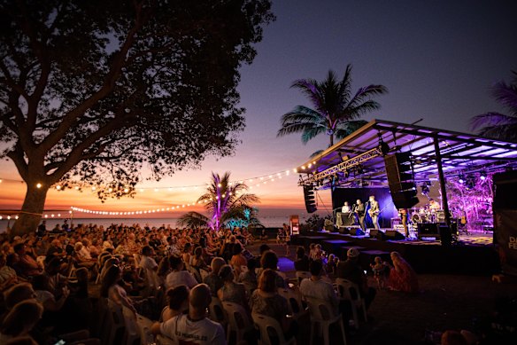 Sunset and a show at the Darwin Ski Club.