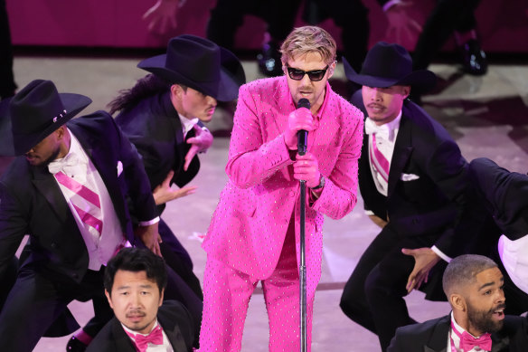 Ryan Gosling performs the song “I’m Just Ken”.