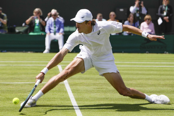 Alex de Minaur is through to the third round.