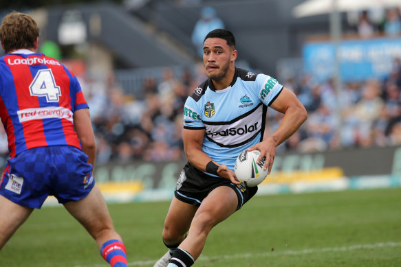 Holmes won a premiership with the Sharks in 2016.