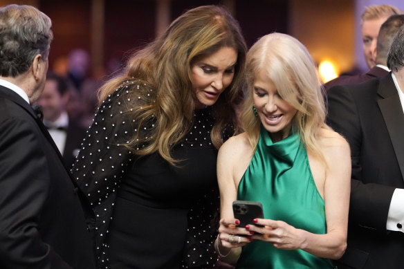 Kellyanne Conway talks with Caitlyn Jenner before the start of the White House Correspondents’ Association dinner.