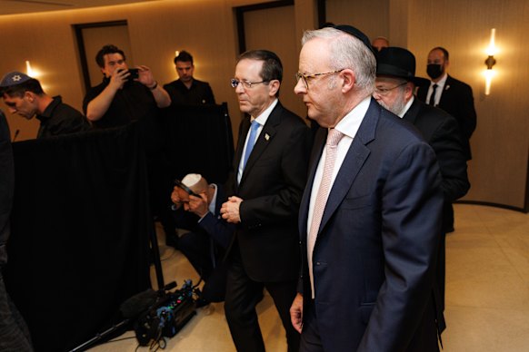 Prime Minister Anthony Albanese and Israeli President Isaac Herzog arriving at a service for victims of the Bondi terror attack. 