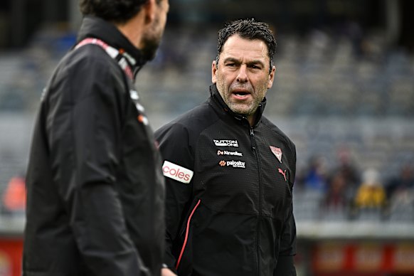 Dean Solomon will guide the Bombers tonight after Brad Scott’s depature. 