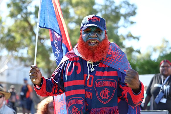 A Melbourne fan at Traeger Park.