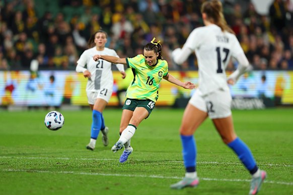 Hayley Raso scores for the Matildas.