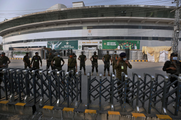 New Zealand abruptly abandoned their first tour of Pakistan in almost two decades on Saturday.