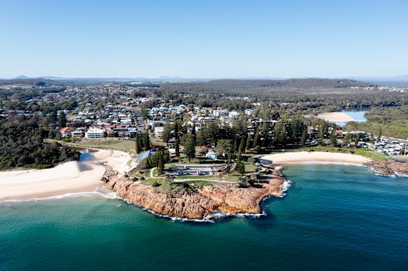 South West Rocks has a lower median house price than Sydney. 