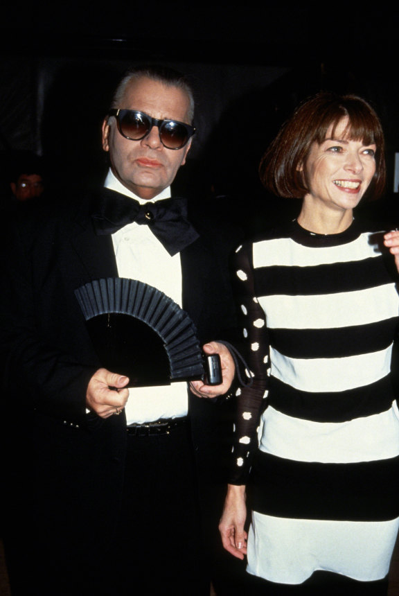 Wintour with Karl Lagerfeld in 1993.