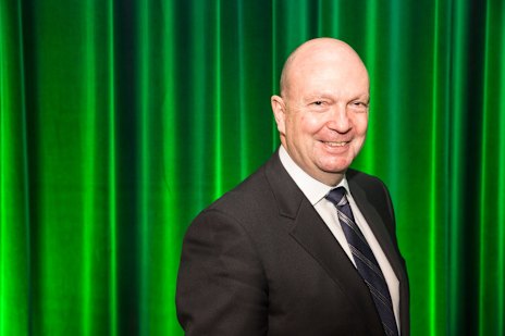 Gordon Cairns, chairman of Woolworths, has taken responsibility for dealing with the pokies scandal that erupted this week.