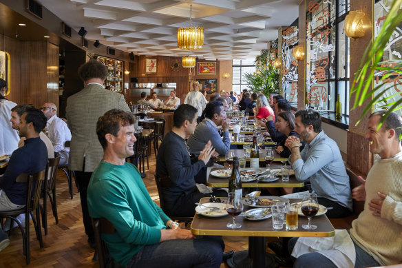 Clam Bar brings Manhattan steakhouse vibes to the CBD.