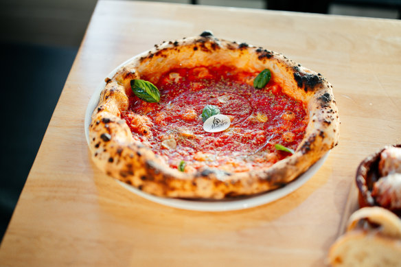 Marinara pizza.