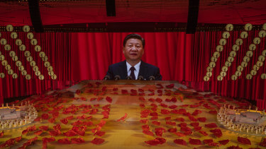 Prezydent Xi Jinping zobowiązał Chiny do osiągnięcia szczytowych emisji do 2030 r. i neutralności węglowej do 2060 r., pozostawiając poziom tego szczytu nieokreślony, ale prawdopodobnie znacznie wyższy niż obecne emisje, biorąc pod uwagę, że węgiel przez długi czas zapewni ponad połowę rosnącego zapotrzebowania Chin na energię elektryczną Chodź.