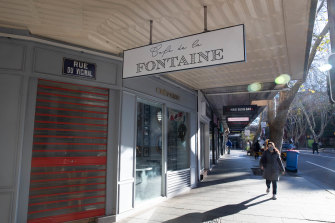 Cafe de la Fontaine.