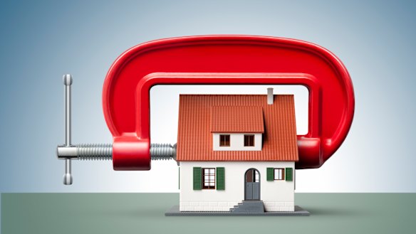 Battle front for lenders has switched from fixed rate to variable rate mortgages 