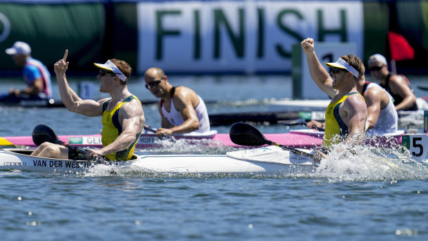 Tom Green and Jean van der Westhuyzen celebrate Australia’s K2 1000m gold medal.