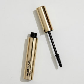 Hourglass Unlocked Instant Extensions Mascara.