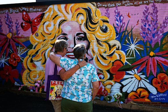 Parton’s passing has brought a rare moment of national reflection. 