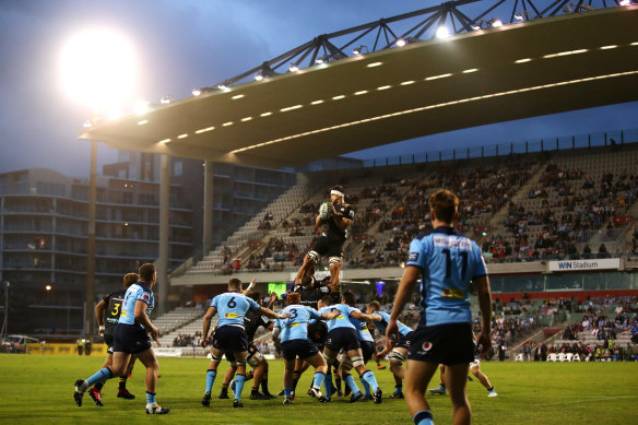 Rugby administrators have signed off on a six-week trans-Tasman competition. 