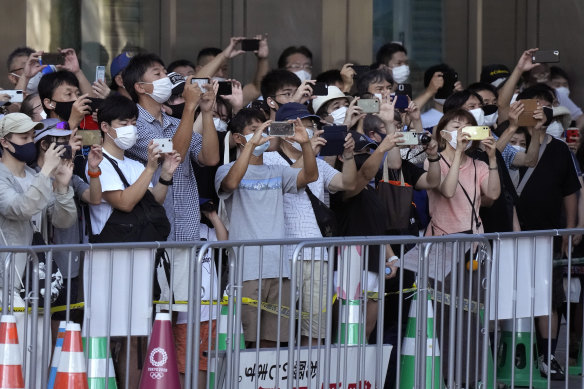 The women’s marathon gave spectators a rare chance to participate in the Tokyo Olympics in Sapporo on Saturday. The men’s event is on Sunday.