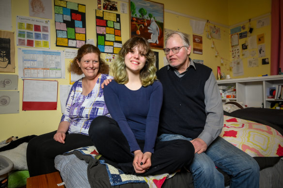 Aimee Pownall with her parents, Joanne and Eric.