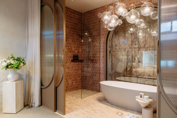 The new accommodation at this acclaimed winery, O Quarters, bears several Bird in Hand signatures: a showcase for art and interesting design, a focus on good wine and food, and a celebration of family.