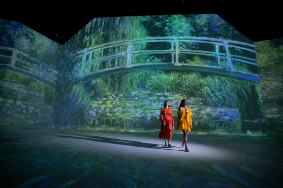 The Lume is an impressive digital art gallery, bringing classic works to life.