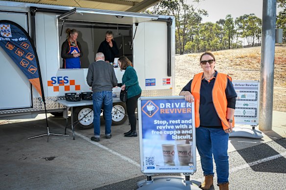 Colleen Furlanetto, a SES Euroa Unit member at a Driver Reviver site on the Hume Highway.