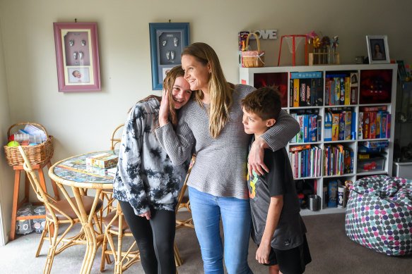 Single parent Suzanne Fahie, with her children Charli and Jasper, photographed by The Age in 2020. Census data from 2021, to be released on Tuesday, will show that for the first time there are one million single parent families in Australia.