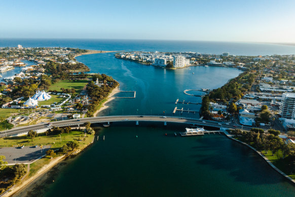 Australia’s top tourist town is known for its estuary and it water sports.
