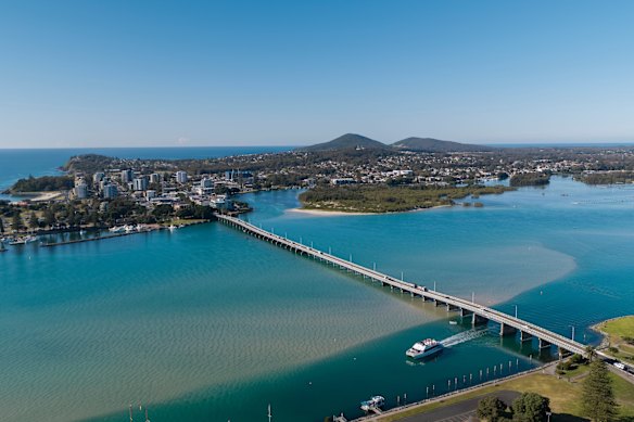 Wallis Lake, Tuncurry-Forster.