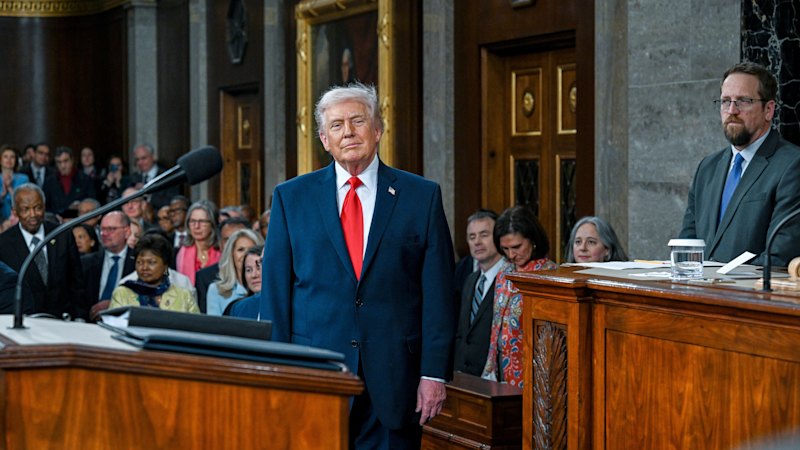 America, please, show Trump the door marked exit