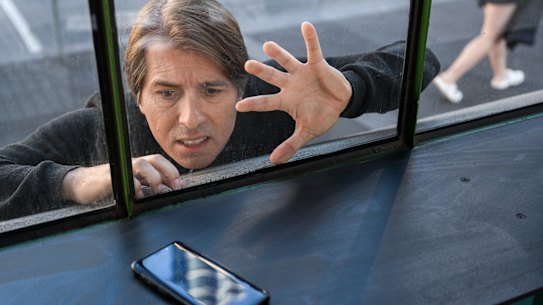 Alex Lykos decided to detox from his phone for 30 days, and made a documentary about the experience.