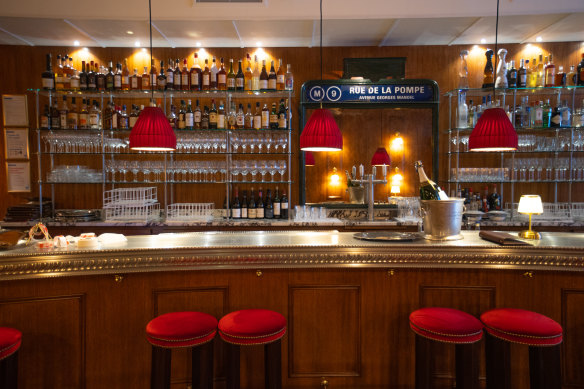 Le Splendide’s zinc bar was made to order in France.