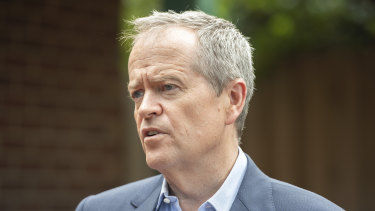 Labor's Bill Shorten is renewing calls to get rid of a staffing cap at the National Disability Insurance Agency. 