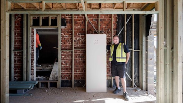 More houses are looking to install batteries, linking them in a network as a virtual power plant. 