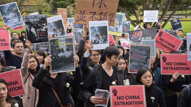 More than 400 people took to to the streets of Perth on Sunday afternoon to march in support of demonstrators in Hong Kong. 