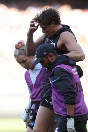 Curnow leaves the field against Hawthorn on Sunday.