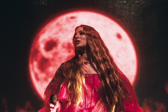 Australian singer-songwriter Vera Blue performs live at The Forum in Melbourne on November 12, 2022.